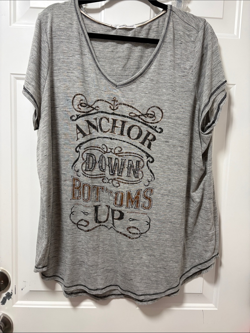 Maurices Gray Short Sleeve V-Neck Graphic Tee